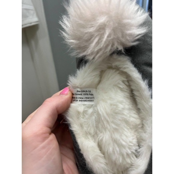 Gray Furry Slip On Soft Plush Slippers w PomPom Sz S/M Bluestar Clothing - Picture 6 of 7